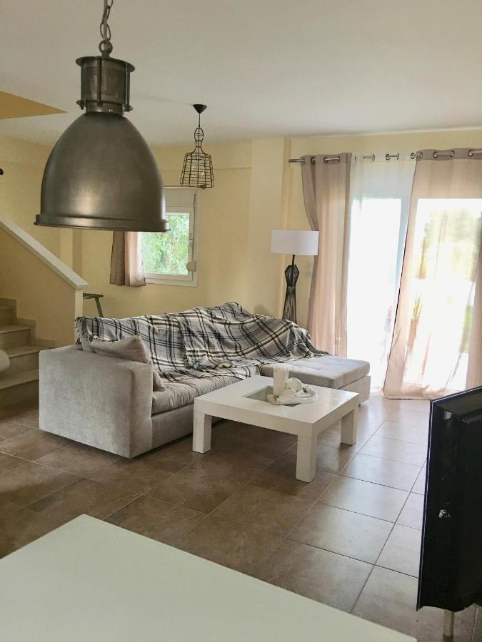 Modern House Guest House อาฟิโตส ภายนอก รูปภาพ